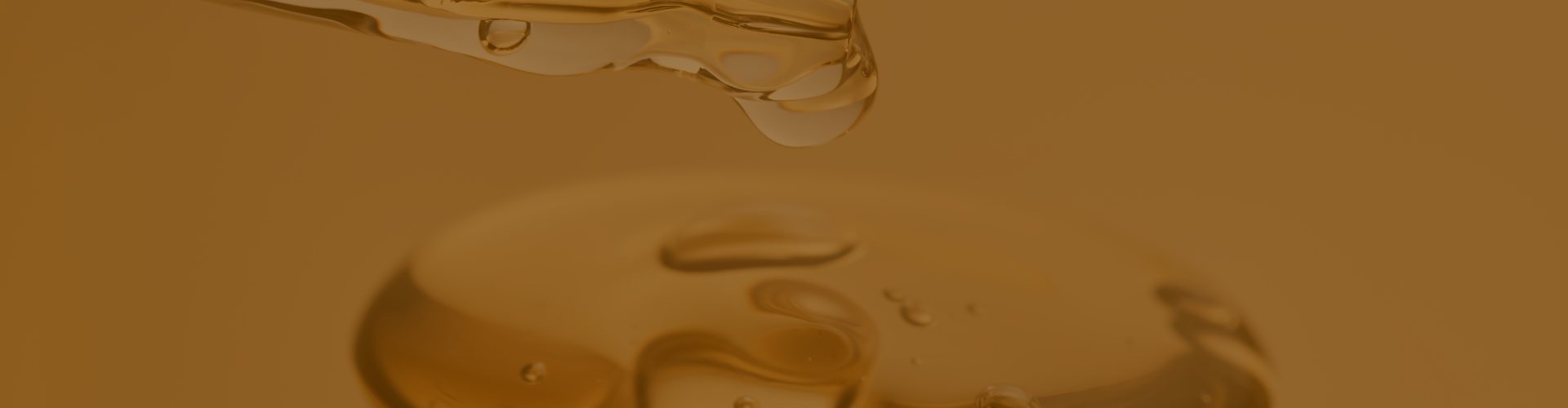 Sérum dourado escorrendo